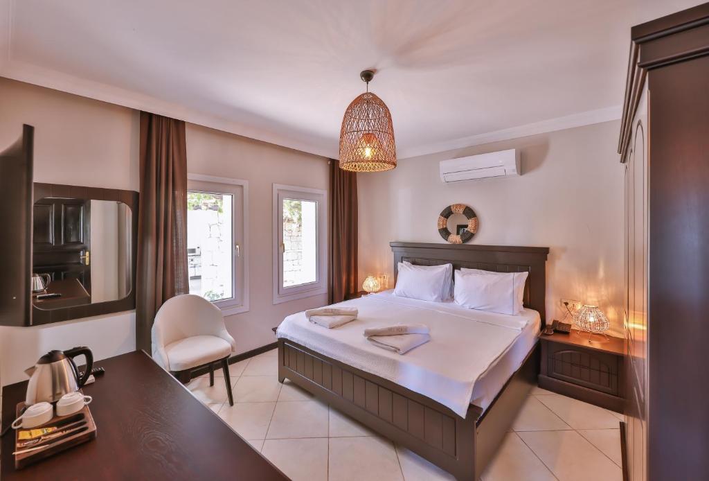 Hill House Adult Only - 1