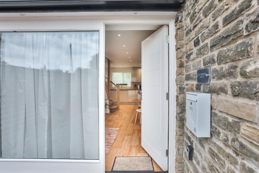 1BR Gem in Great Location With Parking 6