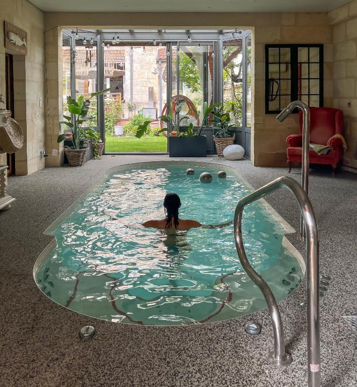 Hồ bơi trong/gần La Maison Mulatô, demeure privée d'hôtes, piscine & spa Libourne, Saint-Emilion