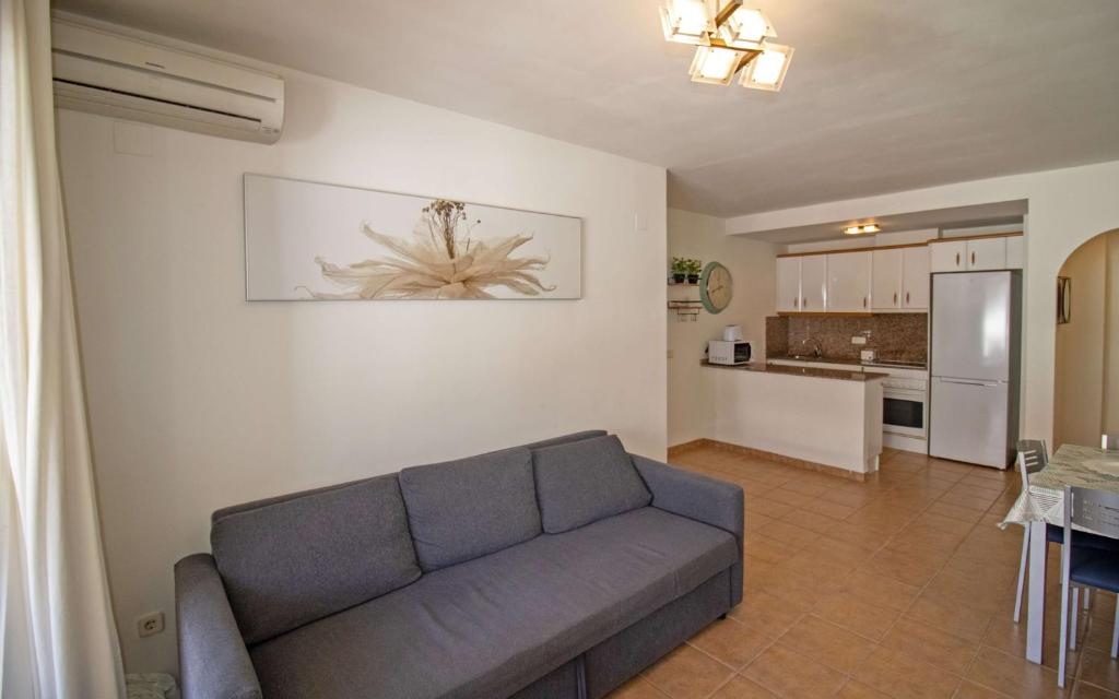 A kitchen or kitchenette at Tres Playas Primera línea de mar - ALBERT VILLAS Alcossebre