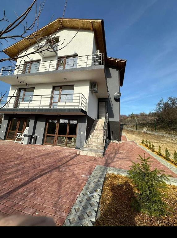 Budova, kde se vila nachází