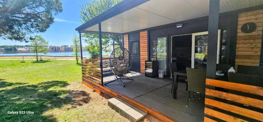 Balkón nebo terasa v ubytování SAK Mobile Home Privlaka