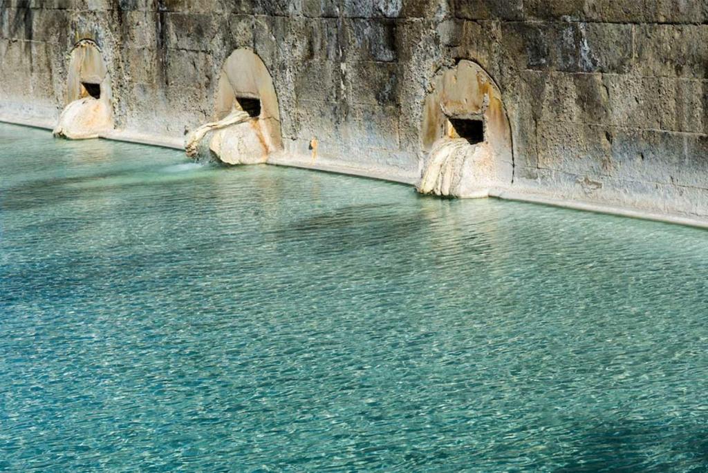 The swimming pool at or close to SDL luxury home Al Pavone