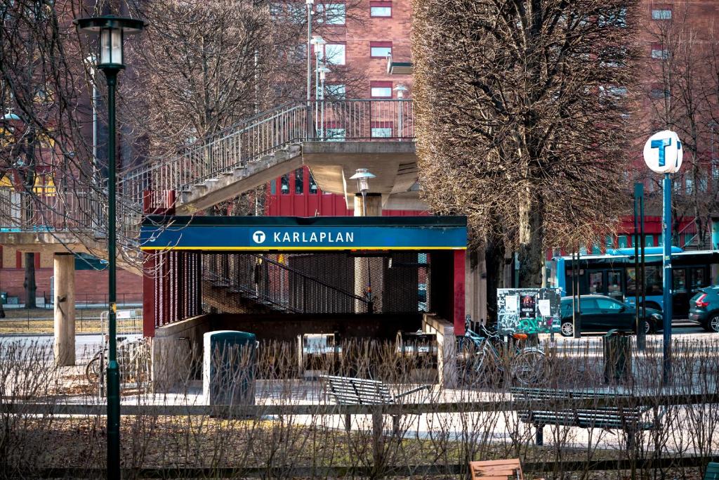 a building with a sign that says nederlandamn at Libevi 1 in Stockholm