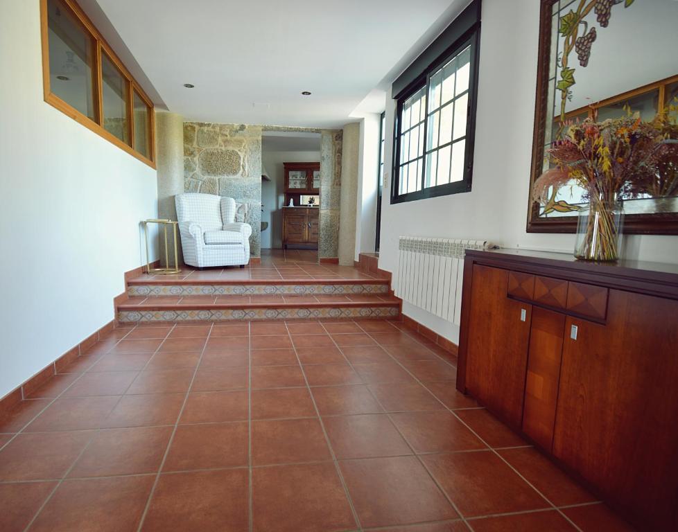 Kuchyňa alebo kuchynka v ubytovaní GALIHOST - Casa con enorme jardín en Cambados