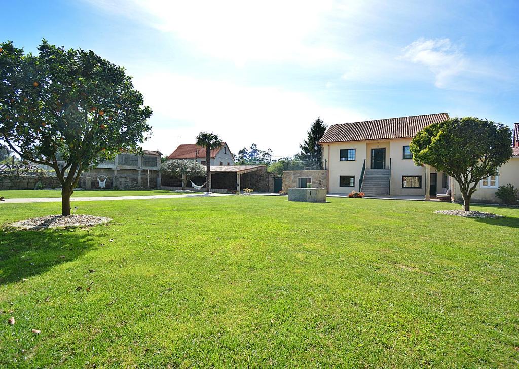 Vonkajšia záhrada v ubytovaní GALIHOST - Casa con enorme jardín en Cambados