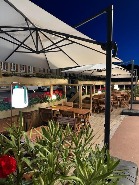 Restaurace v ubytování Le Comptoir du Paradis