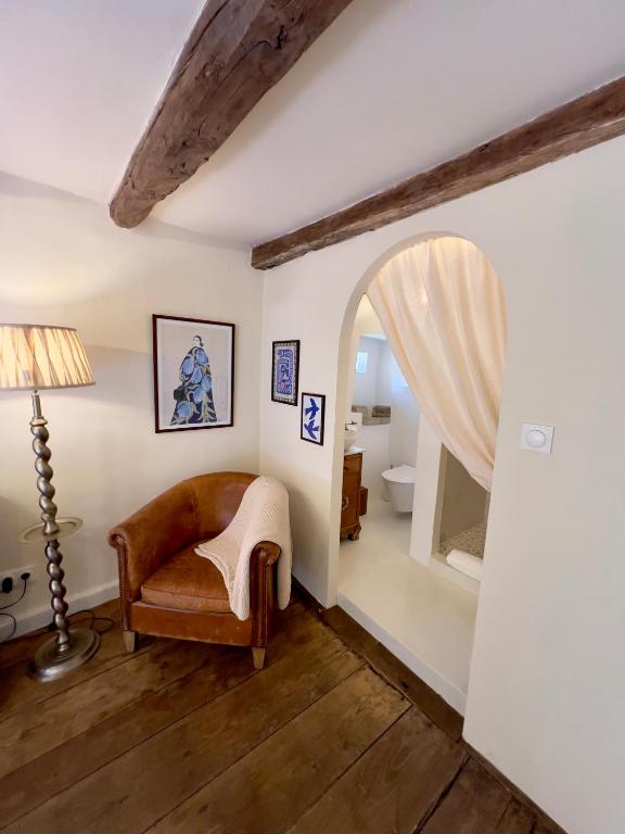 Maison G.H. - Chambre Queen Avec Vue De La Piscine