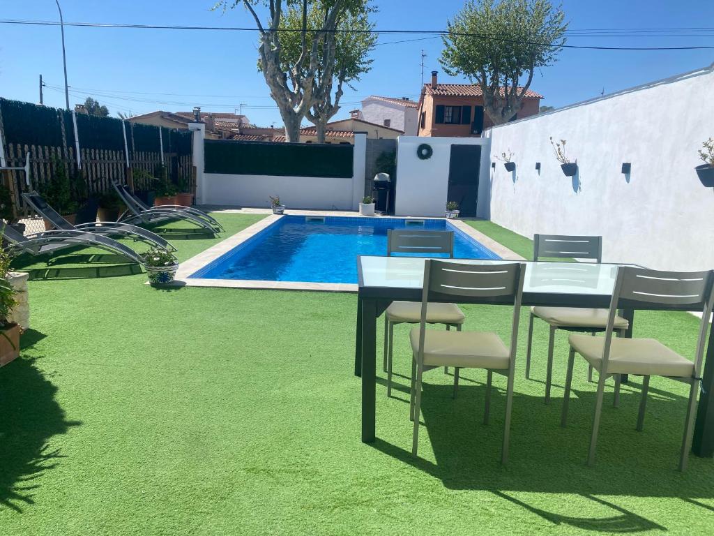 Πισίνα στο ή κοντά στο Casa en empuriabrava
