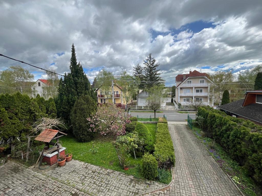 Zahrada ubytování RELAX13 Vendégház