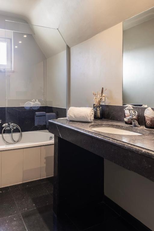 Kuchyň nebo kuchyňský kout v ubytování Hotel Biskajer by CW Hotel Collection - Adults Only