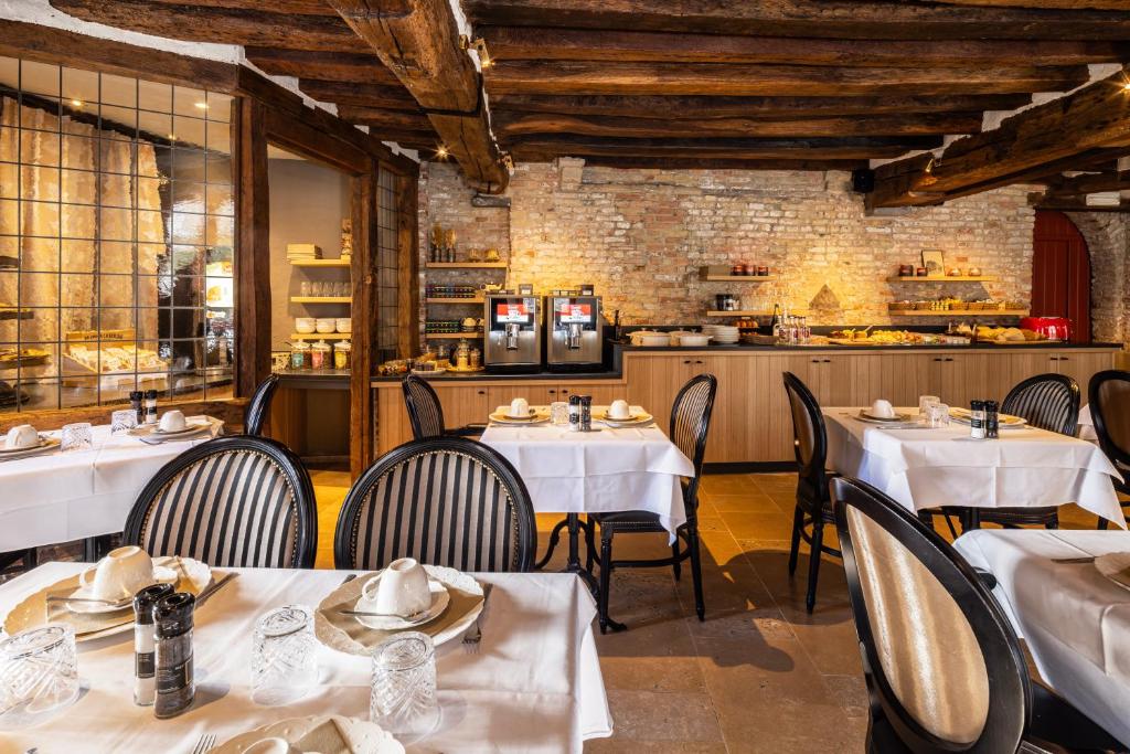 Canal View Hotel Ter Brughe by CW Hotel Collection - Resim 12