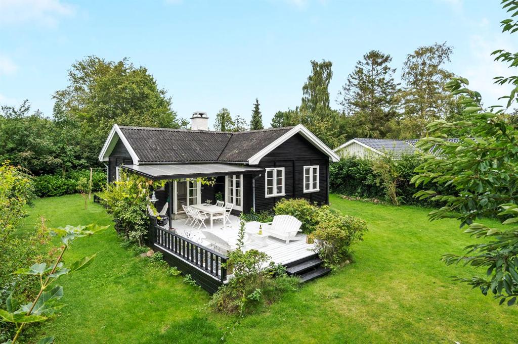 Idyll Summer house in Hornbæk - Four-Bedroom House