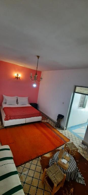 Postel nebo postele na pokoji v ubytování marrakesh riad