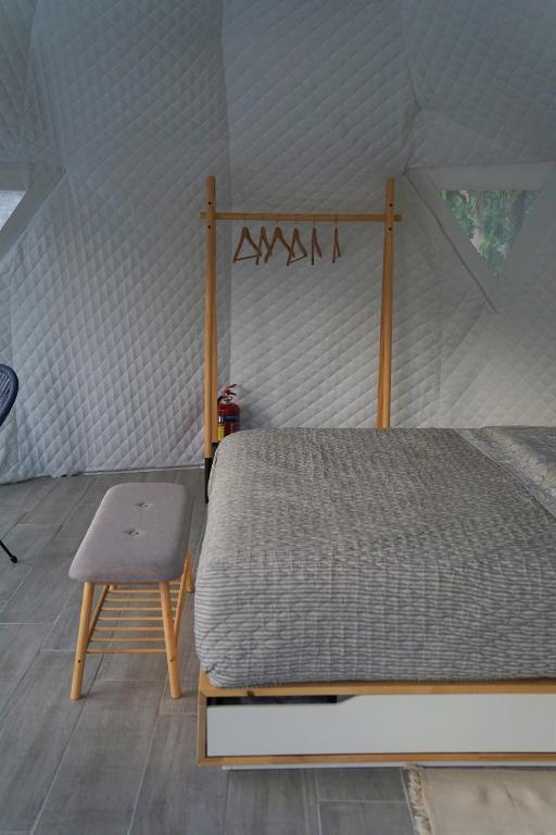 Postel nebo postele na pokoji v ubytování Sougia Dome