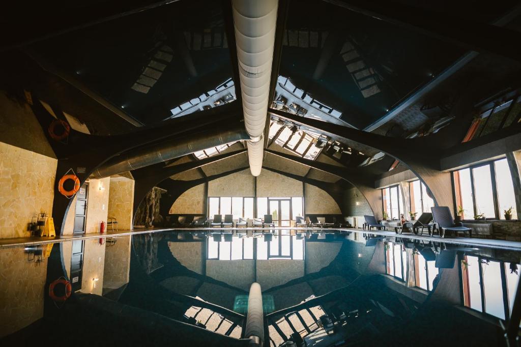 Bazén v ubytování Bellacya Resort & Spa nebo v jeho okolí