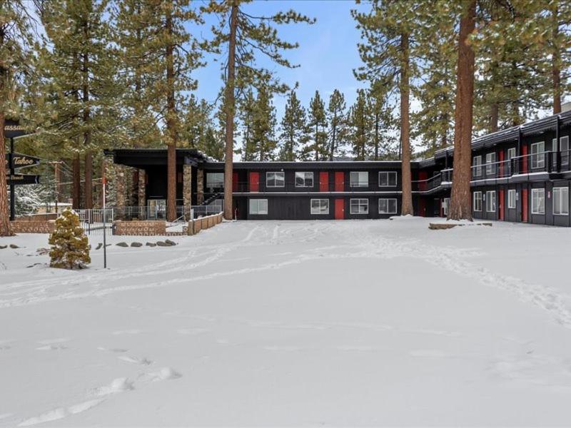 Ambassador Lake Tahoe v zimě