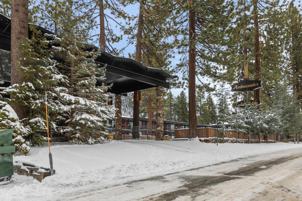 Ambassador Lake Tahoe v zimě