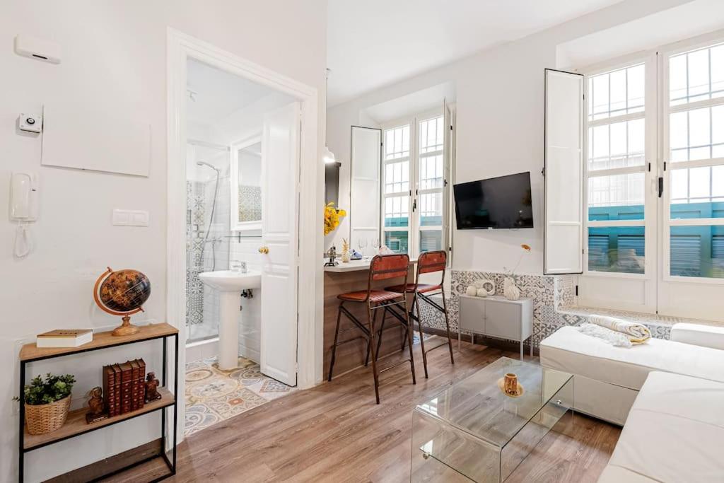 San Telmo 10 by Pineapple Homes