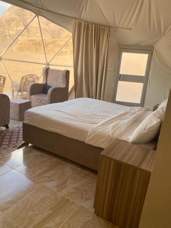 Postel nebo postele na pokoji v ubytování Waseem luxury camp