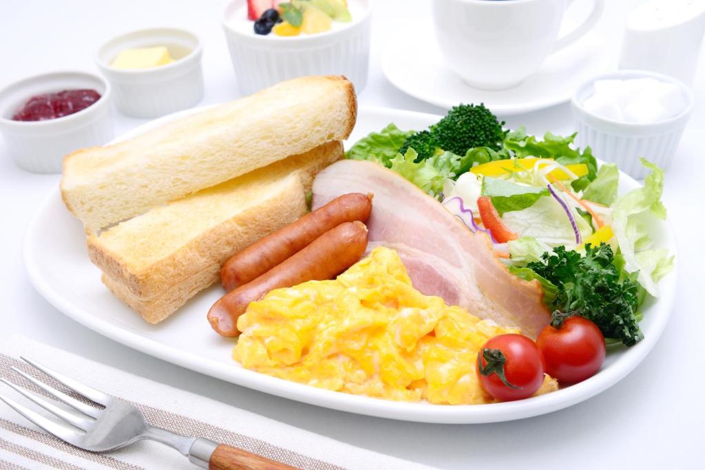 ホテルの敷地内または近くでの食事または食べ物