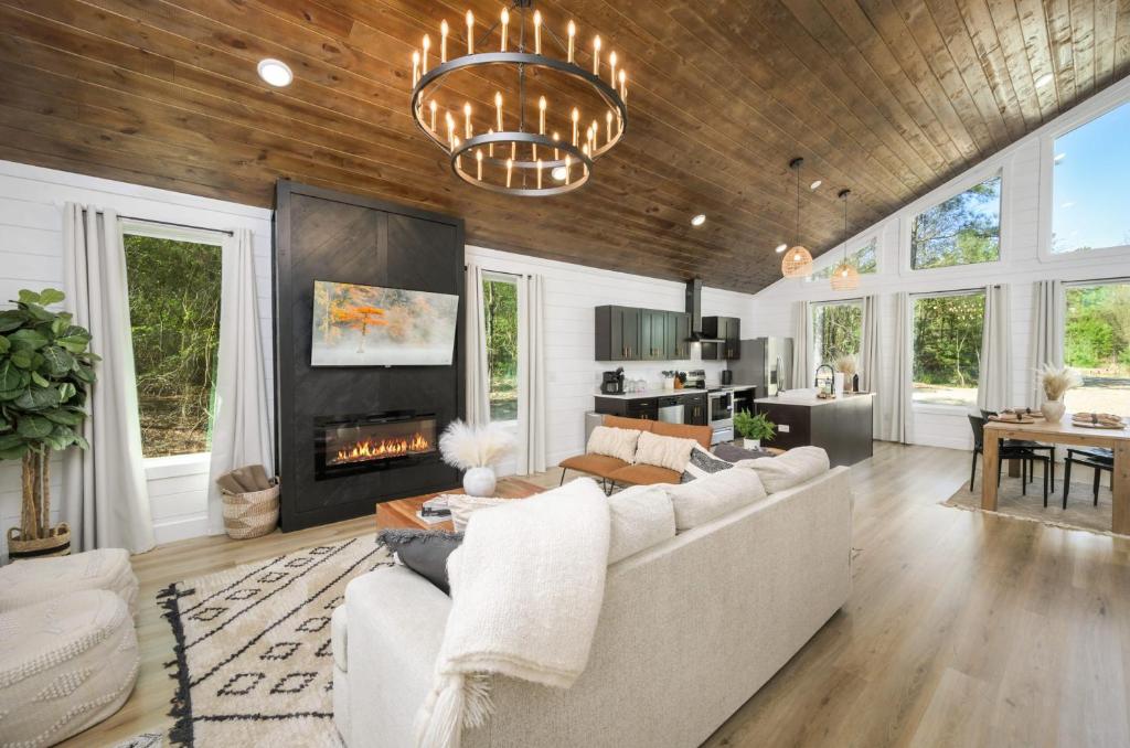 NEW Farmhouse-Chic Cabin with Hot Tub & Firepit photo