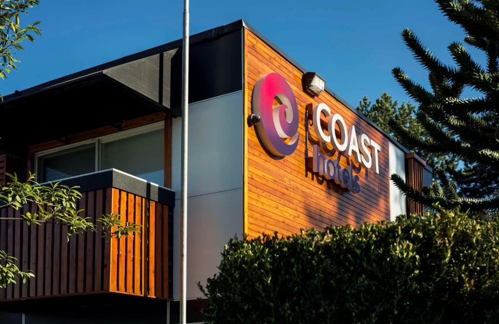 Certifikát, hodnocení, plakát nebo jiný dokument vystavený v ubytování Coast Metro Vancouver Hotel