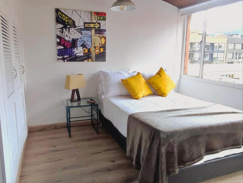 Postel nebo postele na pokoji v ubytování HABITACION 6 BAÑO y Balcón PRIVADO