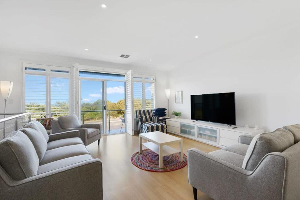 Beach Front Esplanade Victor Harbor BYO Linen WiFi Family, Victor Harbor (updated prices