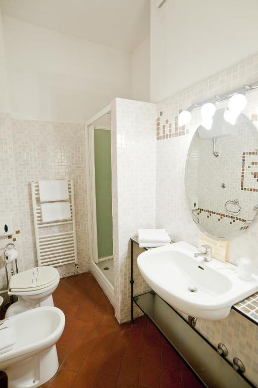 Łazienka w obiekcie Hotel Scilla