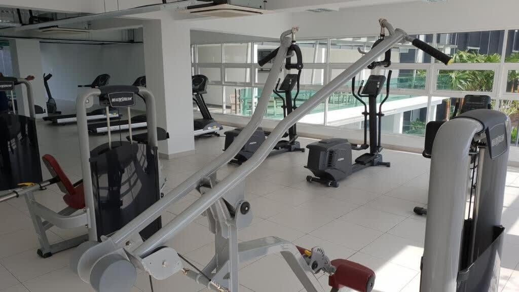 Fitness centrum a/nebo fitness zařízení v ubytování NaiBnB in Impiria Residensi