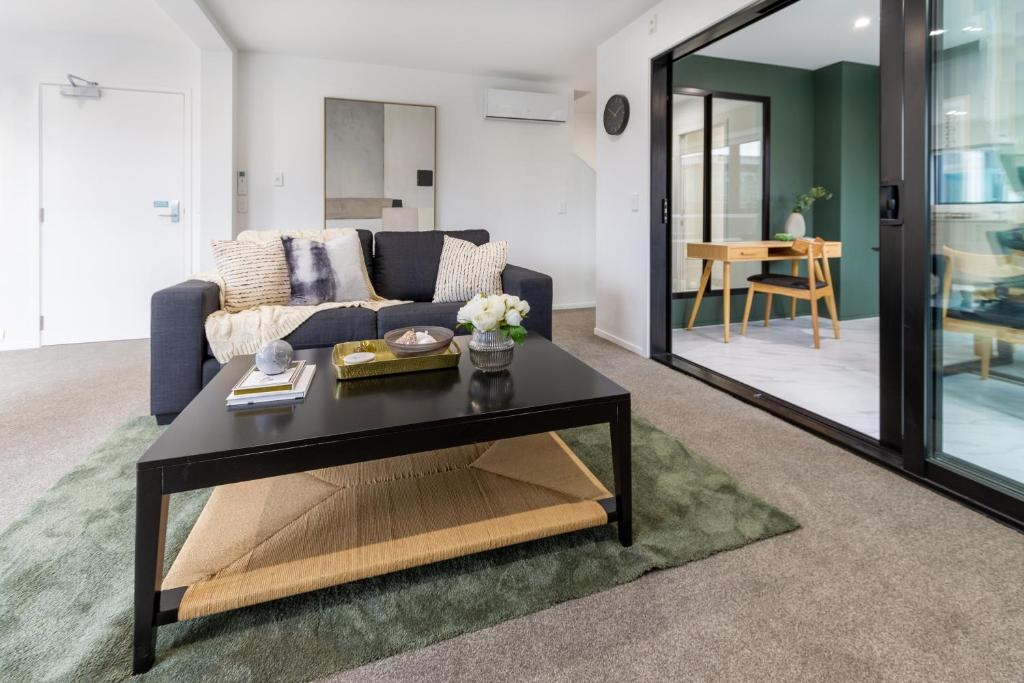 Chic 3-BR CBD Gem in Christchurch: Prime Location - Resim 12