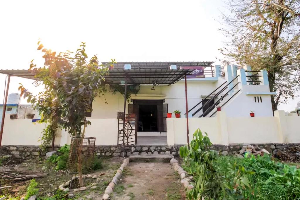 a house in the village of kanpur at Jim Corbett Home stay in Jhirna