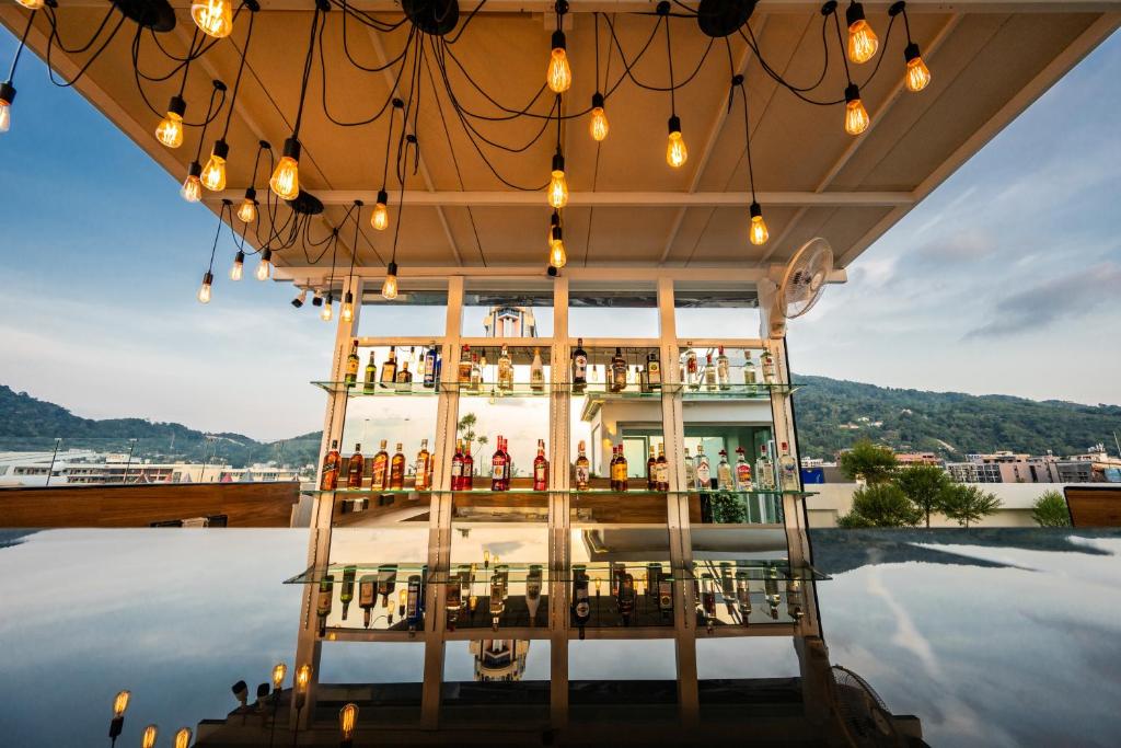 La Vista Patong Hotel - Resim 18