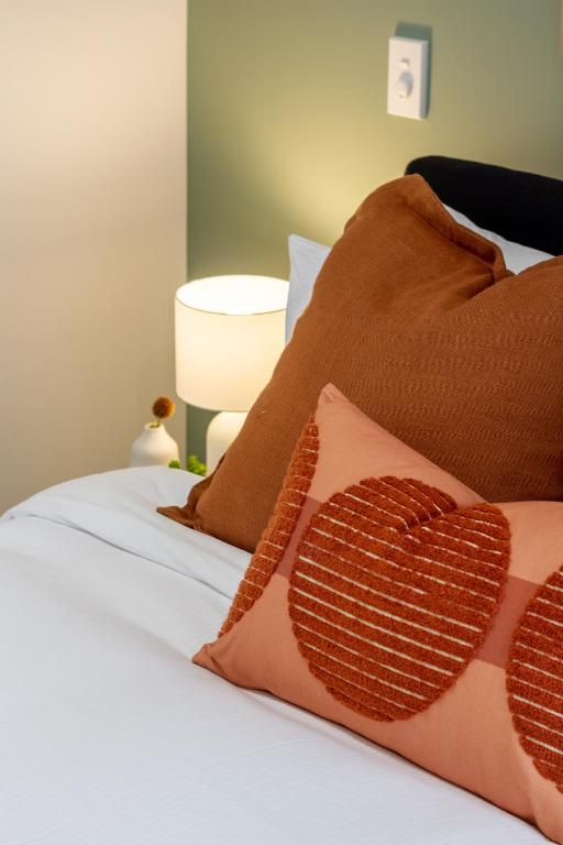 Chic 3-BR CBD Gem in Christchurch: Prime Location - Resim 44