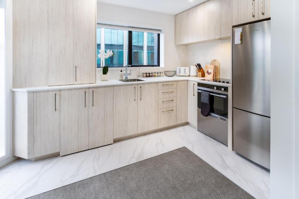 Chic 3-BR CBD Gem in Christchurch: Prime Location - Resim 27