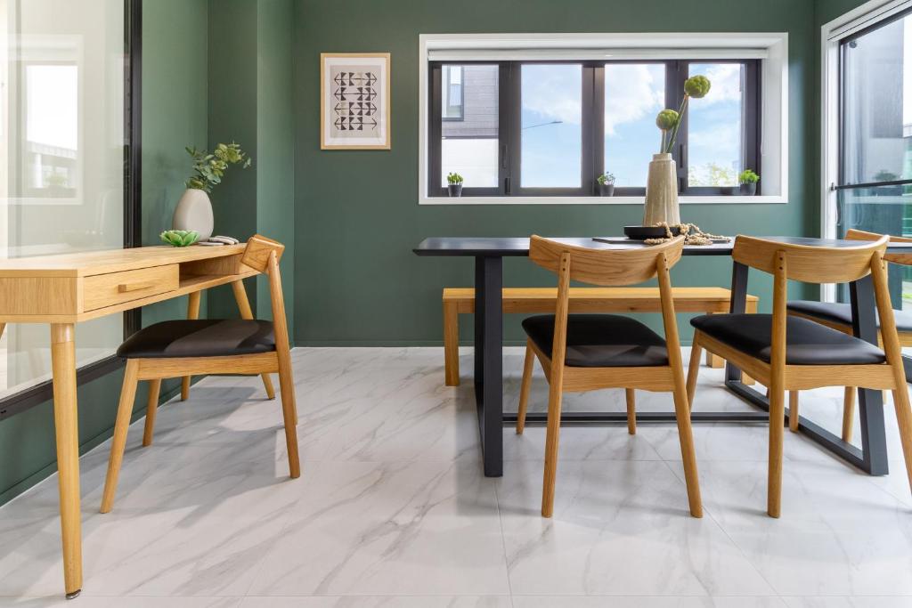 Chic 3-BR CBD Gem in Christchurch: Prime Location - Resim 15