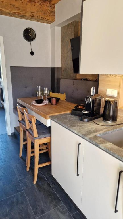 Kuchyňa alebo kuchynka v ubytovaní Ferienhaus Kräuterhäusl