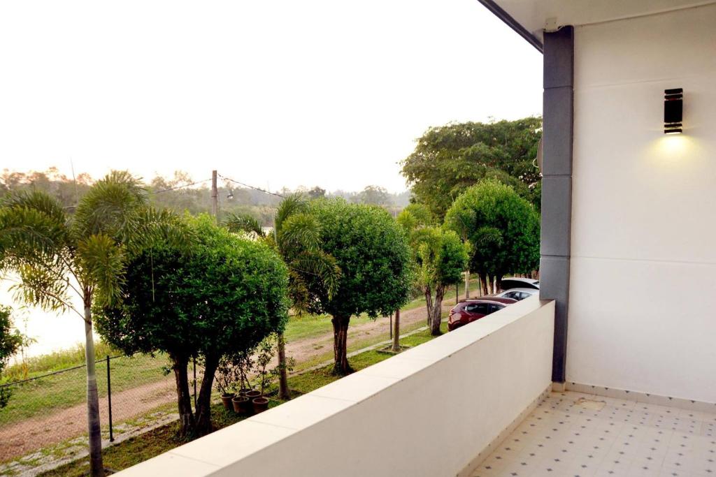 River Top Holiday Resort - 上套房
