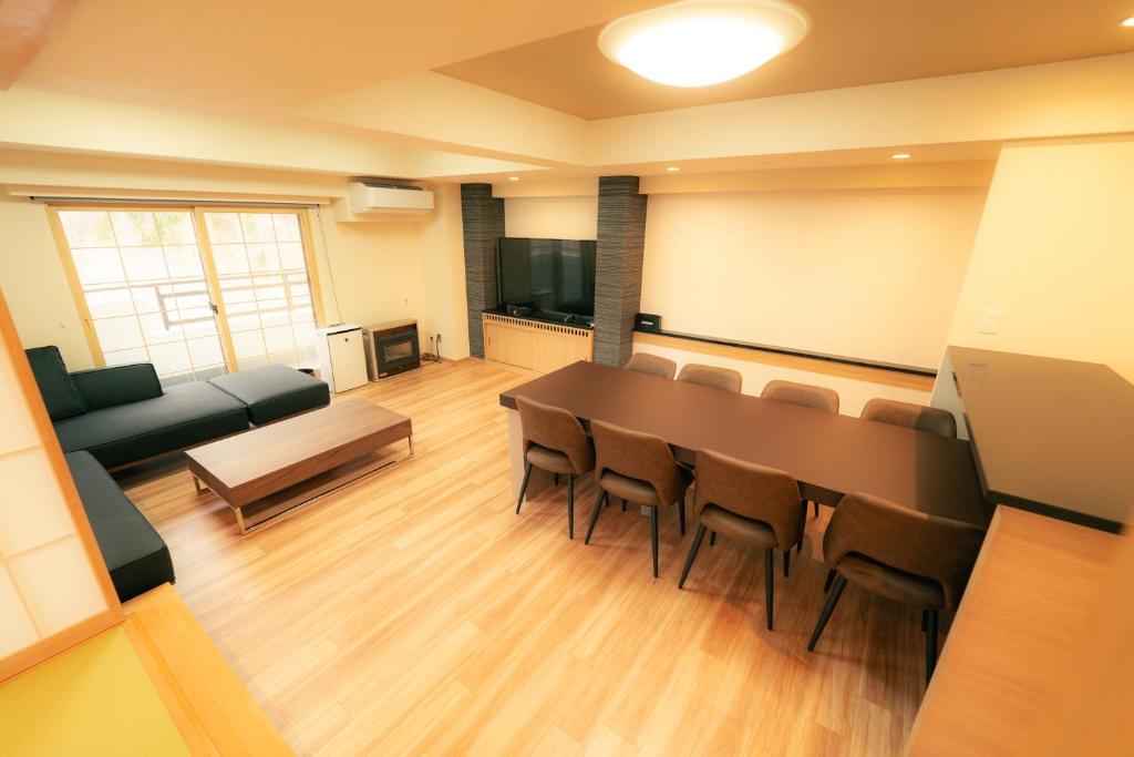 Posezení v ubytování MolinHotels702 アクティビティを満喫できる札幌定山渓 天然温泉付-1L2Room K-Bed1&W-beds3 8persons