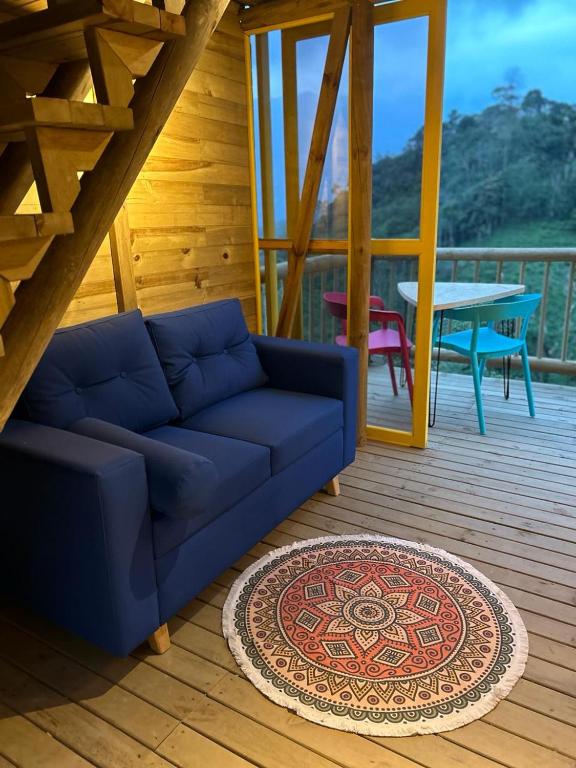 Un lugar para sentarse en Cabañas Colibrí