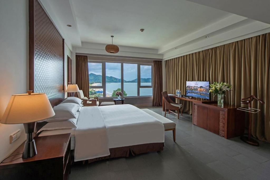 TV a/nebo společenská místnost v ubytování Sheraton Huizhou Beach Resort