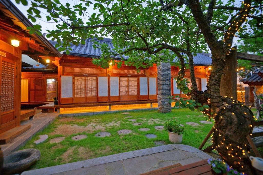 Zahrada ubytování Hanok Gotaek Goeul