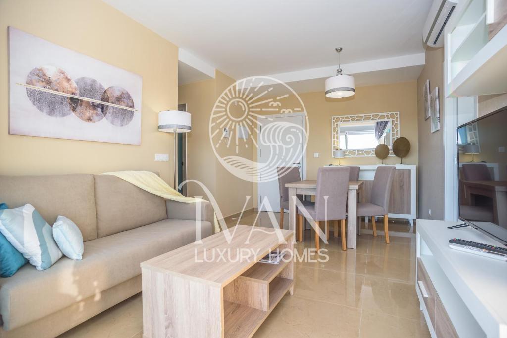 Posedenie v ubytovaní Casa Luz Ivan Luxury Homes 3ªPlta Frontal 1ªLínea