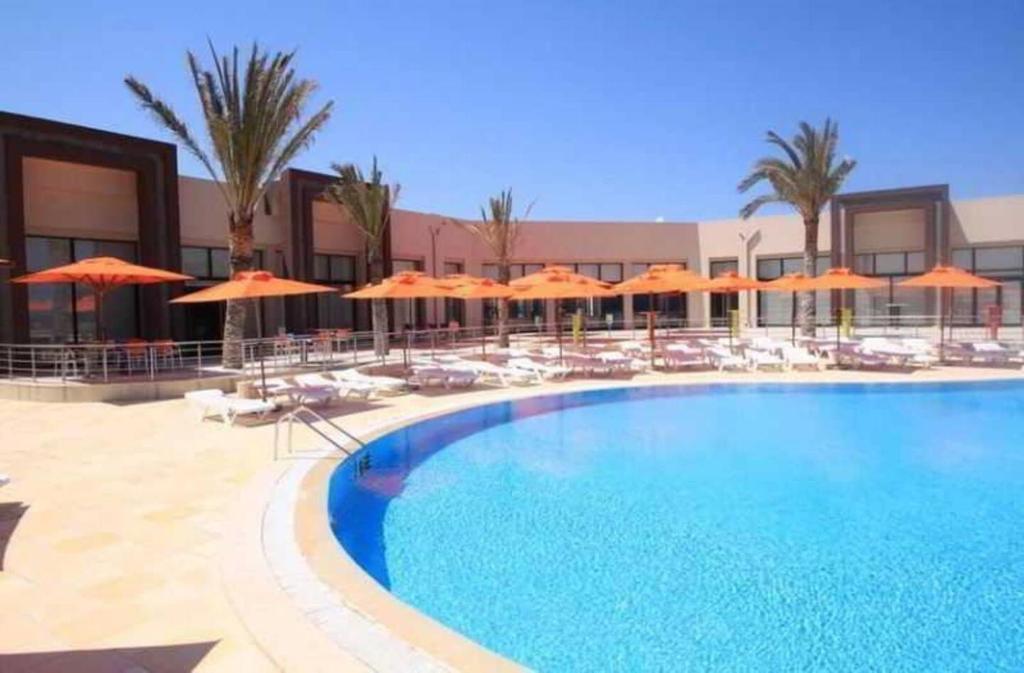 Bazén v ubytování App S1 à l'hôtel Andalucia Beach nebo v jeho okolí