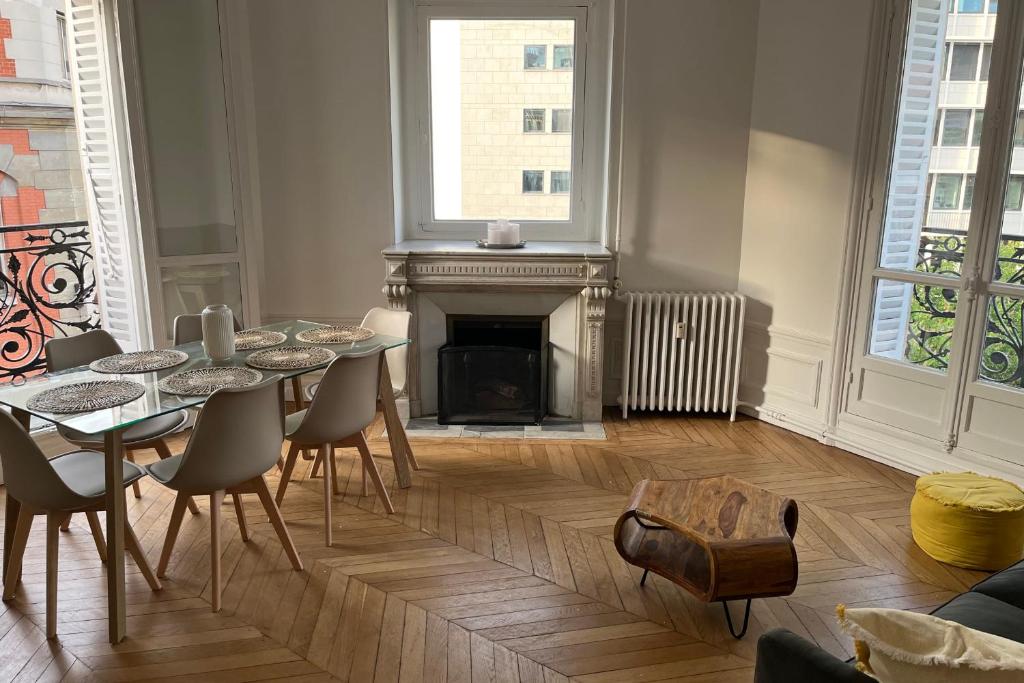 Zona d'estar a Amazing refurbished flat in Paris V