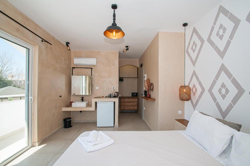 Atma Beach Rooms & Suites - 18