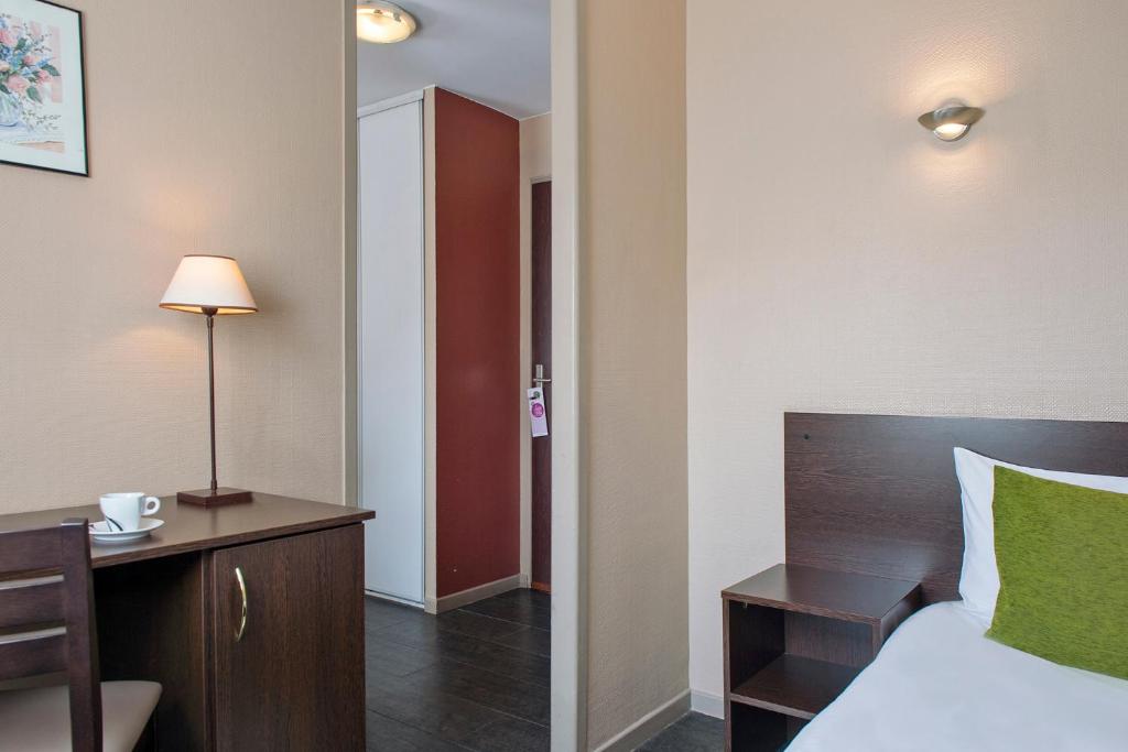 The Originals City, Hôtel Ascotel, Lille Est Grand Stade - Executive Room With 3 Single Beds