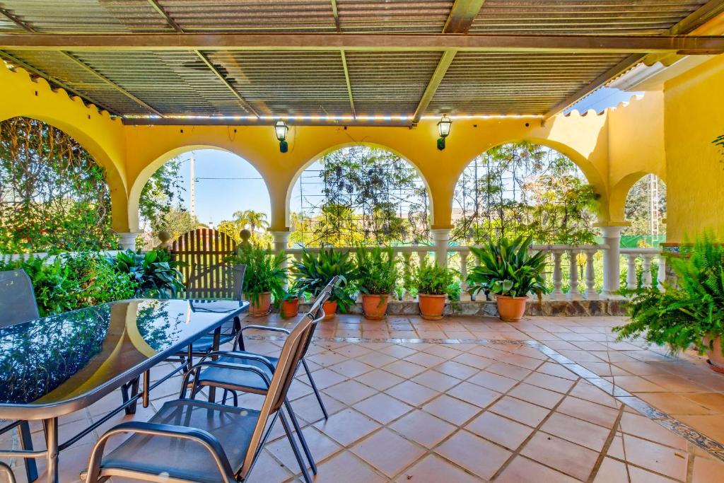 Balkón nebo terasa v ubytování Casa Rural La Colina a 30 min Málaga Lovely Home