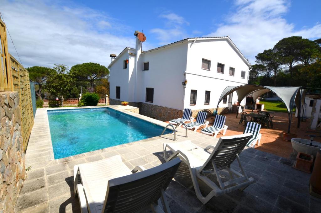 Bazén v ubytování Villa Anna 10 people private pool 10 kms Lloret nebo v jeho okolí